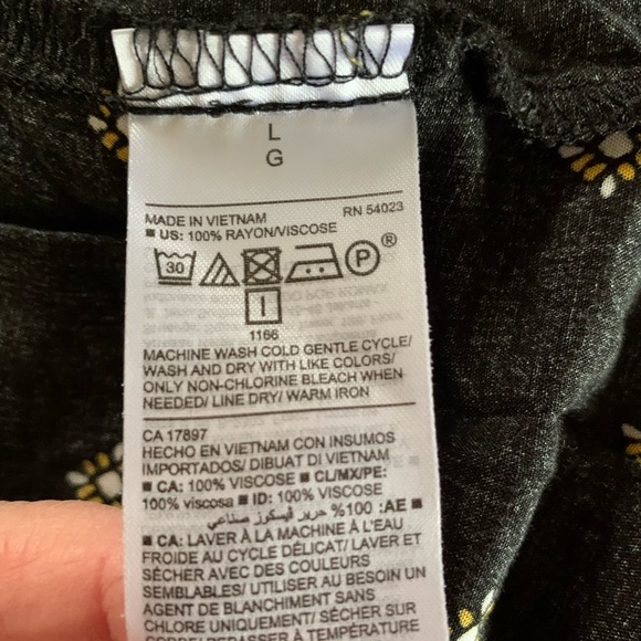 Old Navy blouse - Picture 12 of 12